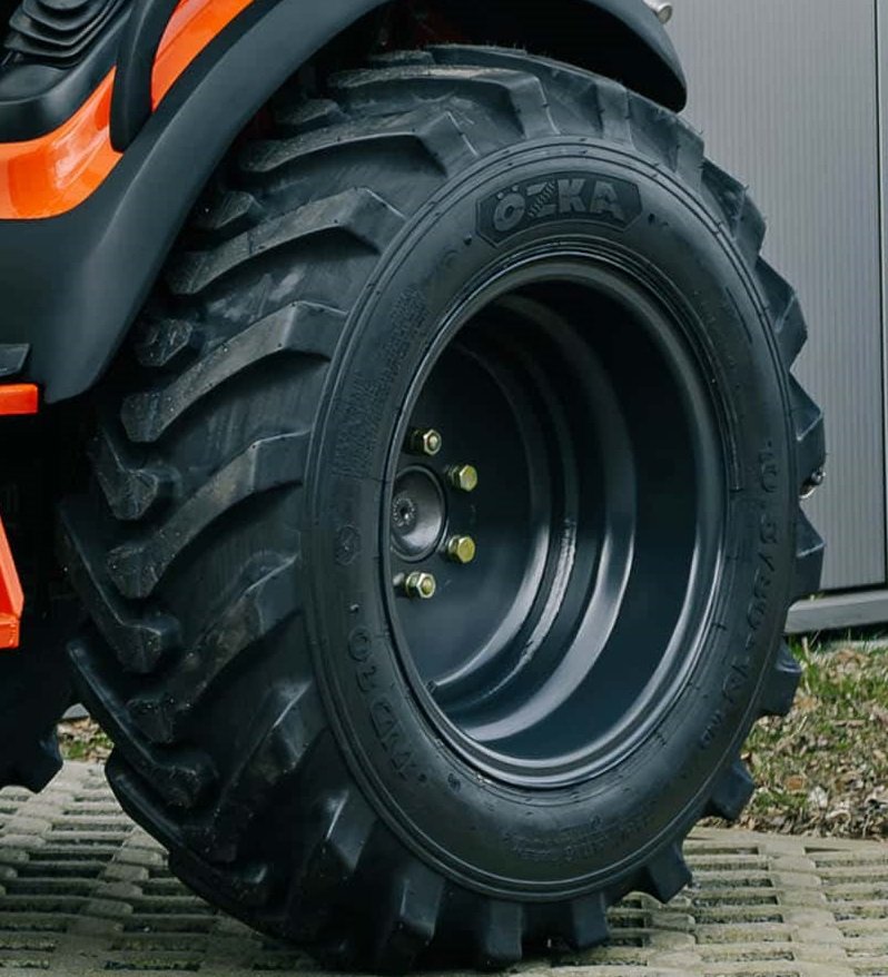 Tafe Industriebereifung vorne 23x8.50-12, hinten 10.5/80-18 – Bild 2